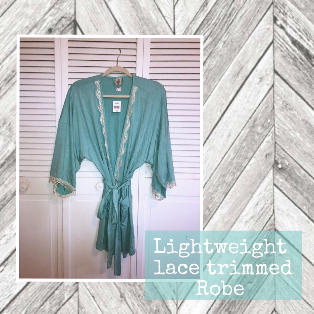 Tiffany Blue lace trimmed robe. NWT